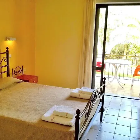 Irini And Apartamento *