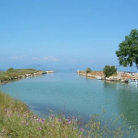 Irini And Apartmán *