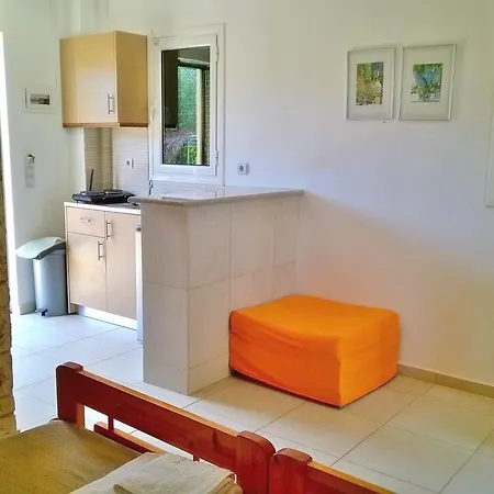 Irini And Apartamento *