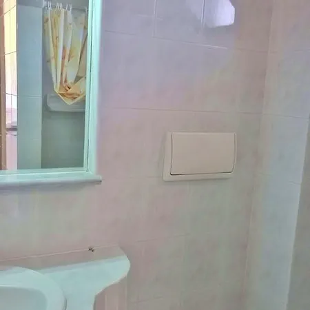 Irini And Appartement *